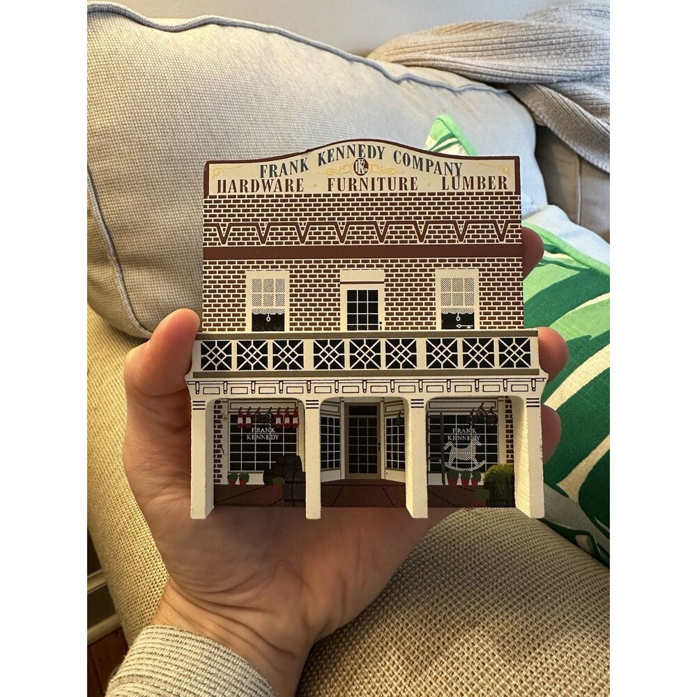 Sheila's Wood Decor USA Gone with the Wind General Store 1995 House Sitter 90s